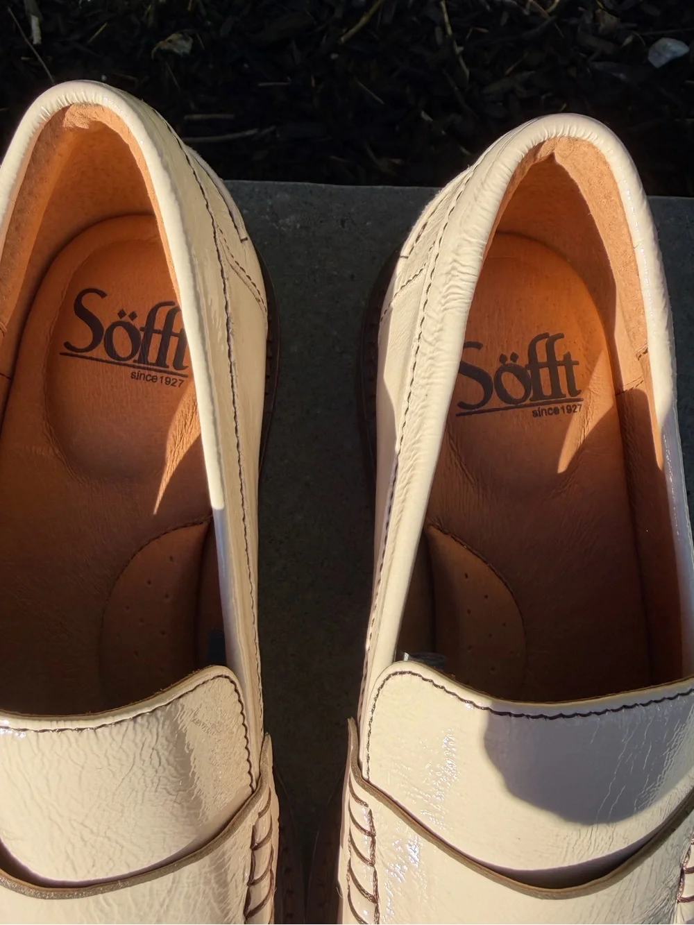 Sofft Beige Patent Leather Penny Loafers size 6M. These shoes were a sample pair